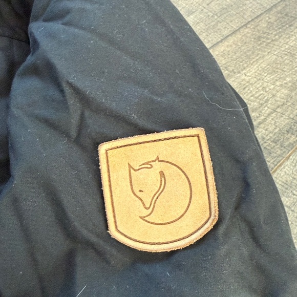 Fjällräven Black Parka with Fur Hood - Picture 8 of 16